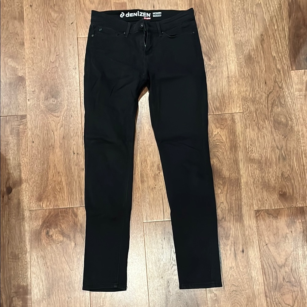Denizen Black Skinny Jeans